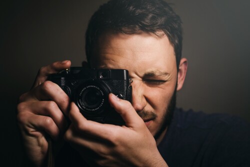 self-portrait-photographer2df7daf5166e9f58.jpg