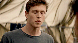 U8YLW.gif