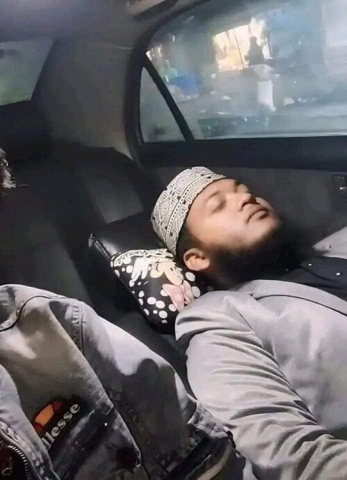 UZAyb.jpg