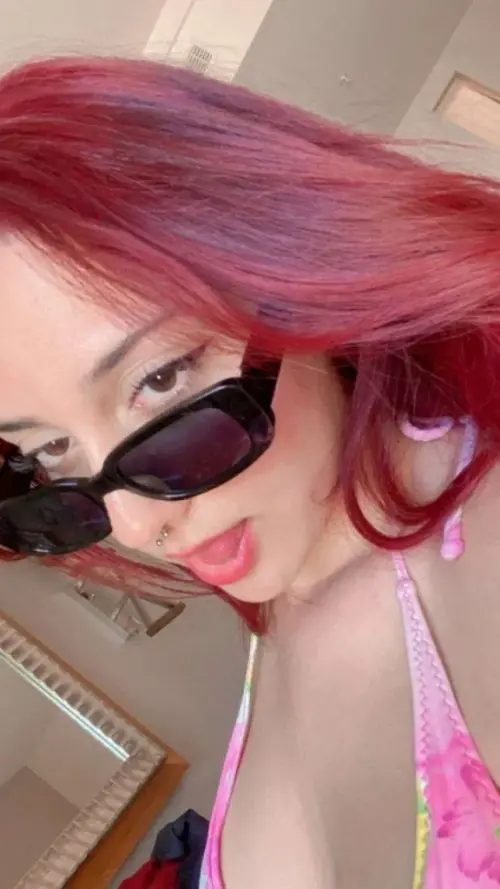 نودز بنوتة عشرينية قمر اوي تصور احلى نودز لبزازها وكسها الي بتتيك في 9 576x1024