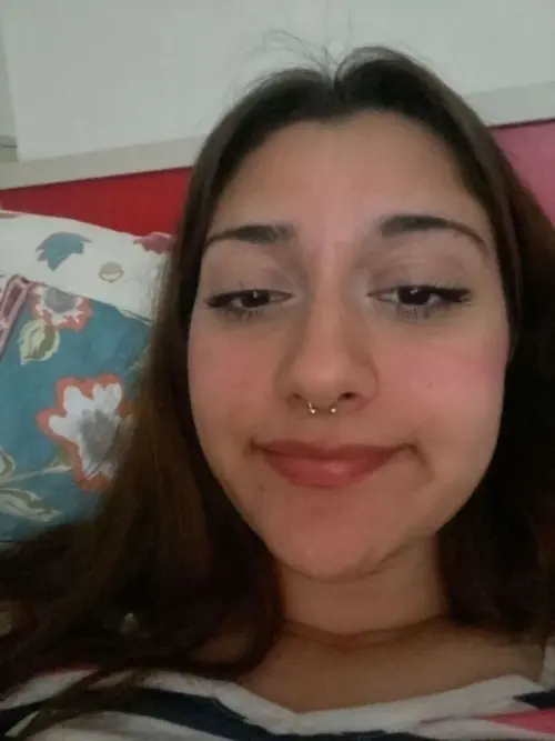 نودز بنوتة عشرينية قمر اوي تصور احلى نودز لبزازها وكسها الي بتتيك في 6 768x1024