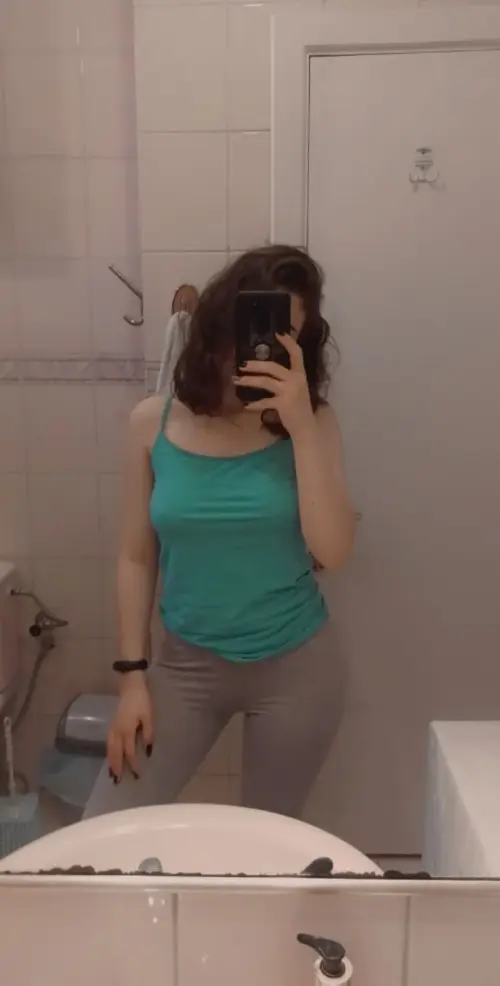 البوم نودز بنت عودها فرنساوي شكلها بنت ناس قالعة بتصور نفسها لصاحبها بتفرجيه جمال جسمها 34