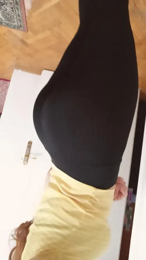 البوم نودز بنت عودها فرنساوي شكلها بنت ناس قالعة بتصور نفسها لصاحبها بتفرجيه جمال جسمها 2 768x1365