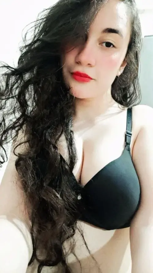 البوم نار لبنوته مصرية زي القمر تعرض بزازها صور سكس عربي 4 576x1024