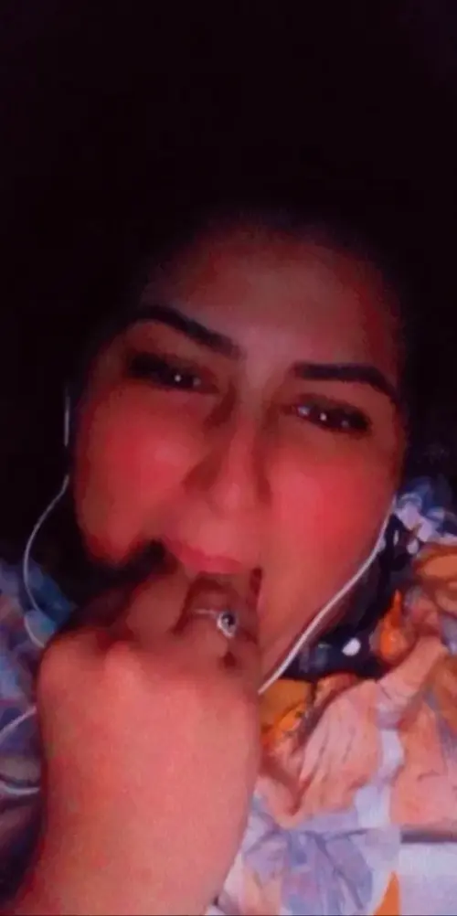 نودز بنت جسمها ملبن قشطه جميله بتقلع عريانة ملط عايزه زب يمتعها 11 511x1024