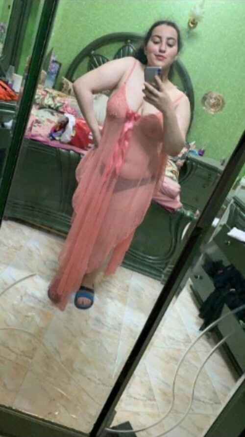 صور سكس عربي محجبة جسمها كيرفي وملبن بتعرض جمال جسمها لصاحبها 7 576x1024