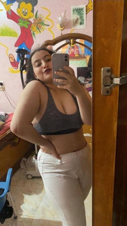 صور سكس عربي محجبة جسمها كيرفي وملبن بتعرض جمال جسمها لصاحبها 3 577x1024