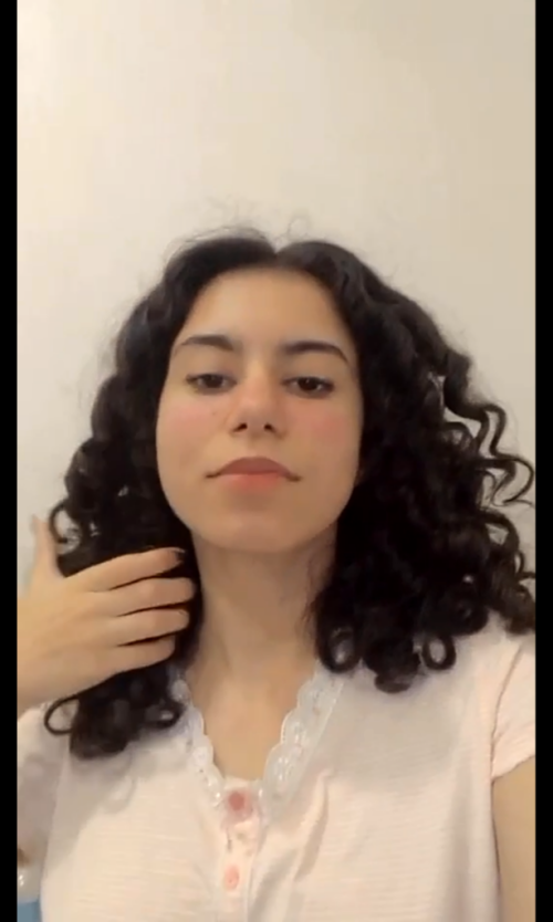 اللبوم اندر ايدج عود فرنساوي هايجة تمص لحبيبها وتصورله نودز وتمتعه بجسمها 7 614x1024