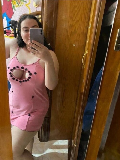 صور سكس عربي محجبة جسمها كيرفي وملبن بتعرض جمال جسمها لصاحبها 12