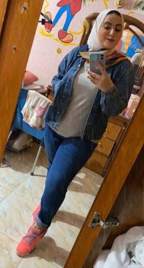 صور سكس عربي محجبة جسمها كيرفي وملبن بتعرض جمال جسمها لصاحبها 8 551x1024