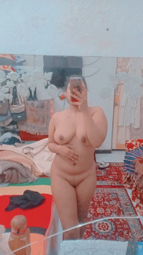 البوم نودز محجبه سمرا ملبن تدعك كسها وتعرض صدرها الكبير لحبيبها 12 576x1024