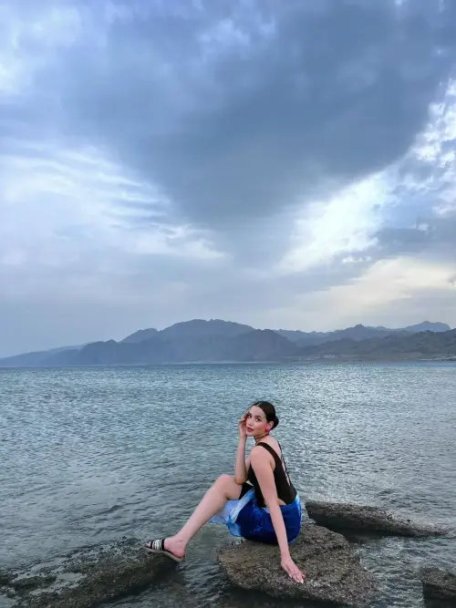 hour mohsen v0 r6dyv6lpqaeg1