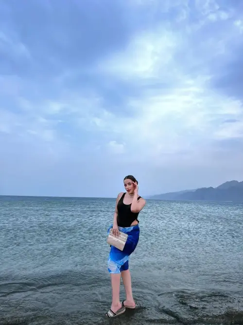 hour mohsen v0 ycwcec5qqaeg1