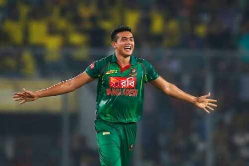 প্রথম বলে উইকেট নিয়ে রেকর্ড বইয়ে তাসকিন
