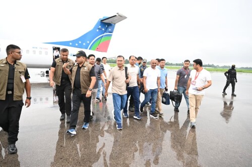 ঢাকা থেকে মৌলভীবাজারে পৌঁছেছেন প্রধানমন্ত্রী