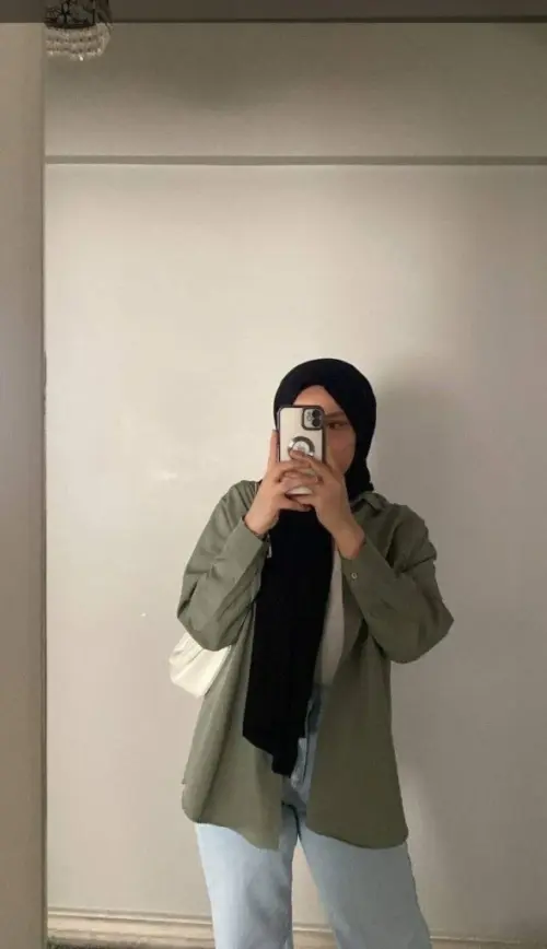 جامعية محجبة جسمها فاججر شغالة رضع في بزازها وتصور حلماتها وتنزل ضرب عليهم 7 590x1024