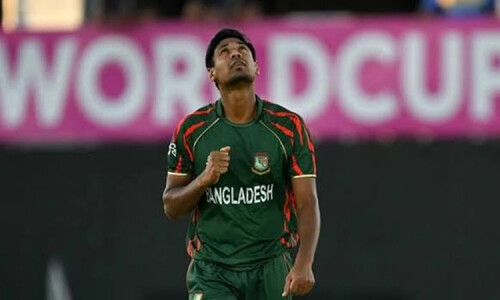 মুস্তাফিজের বদলি সাইফুদ্দিন ও তাসকিন