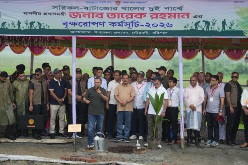জনগণ পাশে থাকলে দেশ পুনর্গঠনে সরকার কোনো বাধাই মানবে না : প্রধানমন্ত্রী