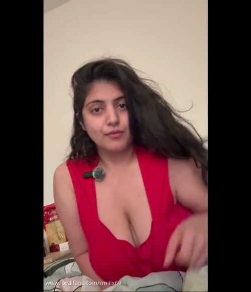 Rashmiix loyalfans Boobs show