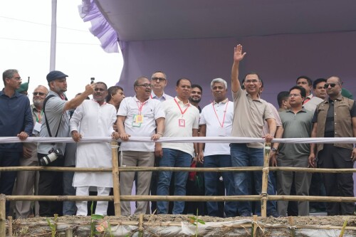 গণভোট ও জুলাই সনদ নিয়ে বিভ্রান্তকারীদের প্রশ্রয় না দেওয়ার আহ্বান প্রধানমন্ত্রীর