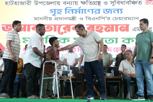 বাঁশখালীতে বন্যায় ক্ষতিগ্রস্তদের হাতে ঘরের চাবি তুলে দিলেন প্রধানমন্ত্রী
