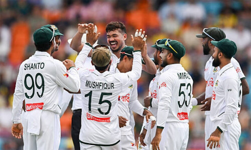 প্রথম সেশনে অস্ট্রেলিয়ার ৪ উইকেট শিকার বাংলাদেশের