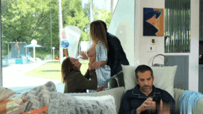 QAERh.gif