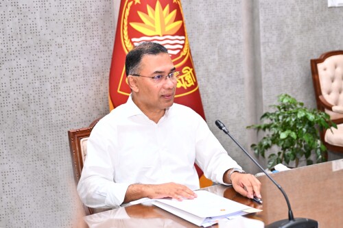 পলিথিনের অনিয়ন্ত্রিত ব্যবহার বন্ধে কঠোর হওয়ার নির্দেশ প্রধানমন্ত্রীর