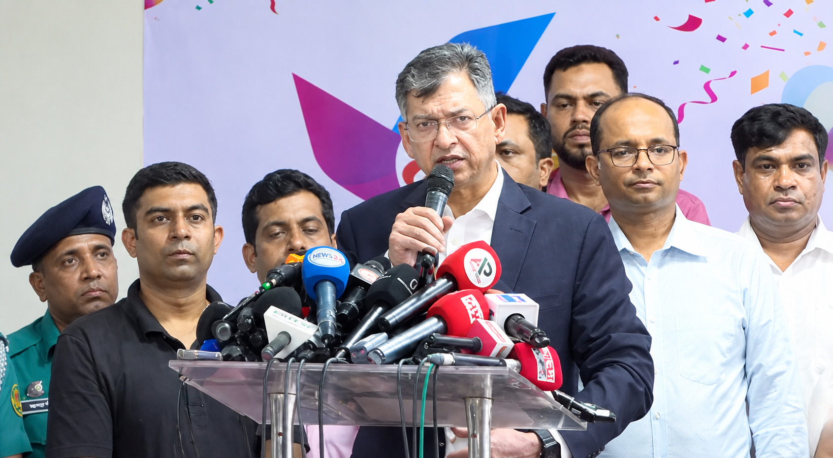 জেলা পর্যায়ে সাইবার সিকিউরিটি ইউনিট, ডগ স্কোয়াড ও মাদক পরীক্ষাগার হবে: স্বরাষ্ট্রমন্ত্রী