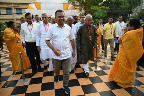 রাজশাহীর ধর্মসভা মন্দিরের পূজামণ্ডপ পরিদর্শন প্রধানমন্ত্রীর