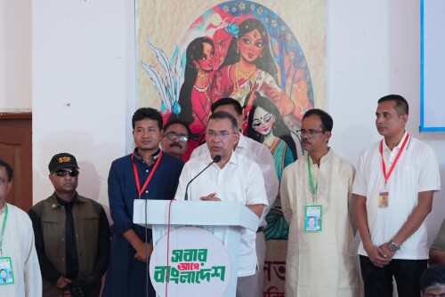 রংপুরের রাধা গোবিন্দ ধর্মসভা মন্দিরের পূজামণ্ডপ পরিদর্শন করেছেন প্রধানমন্ত্রী